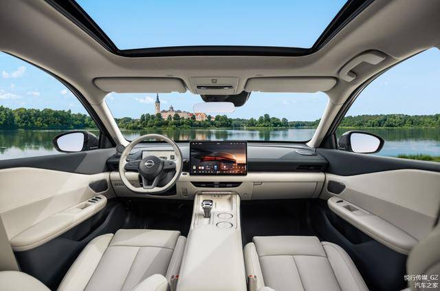 東風日產(chǎn)天籟?鴻蒙座艙全球首發(fā),開創(chuàng)燃油車智能化新范式
