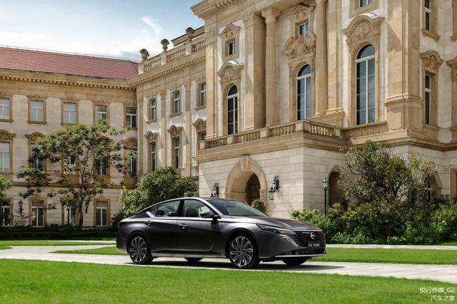 東風日產(chǎn)天籟?鴻蒙座艙全球首發(fā),開創(chuàng)燃油車智能化新范式