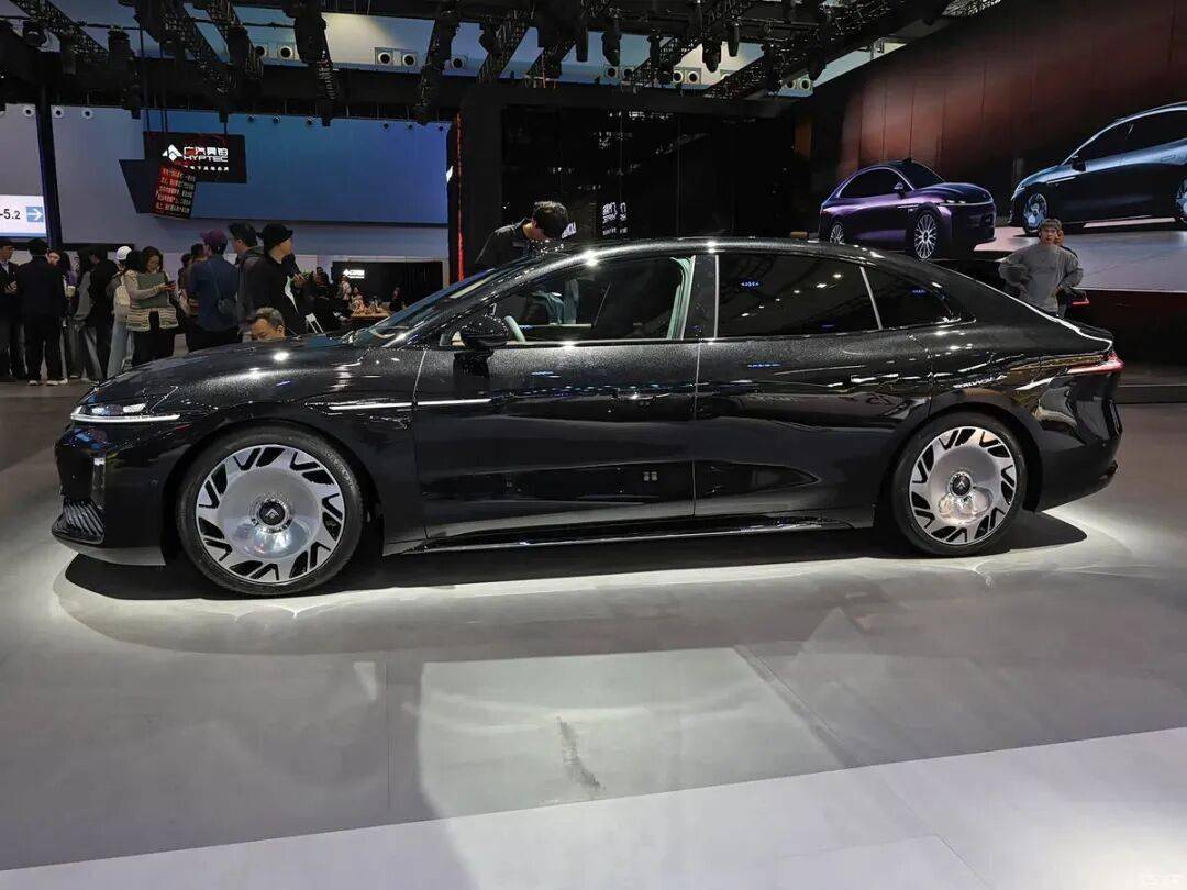 車長5米1多,軸距超3米, “星際座艙” ,續航超1200公里!