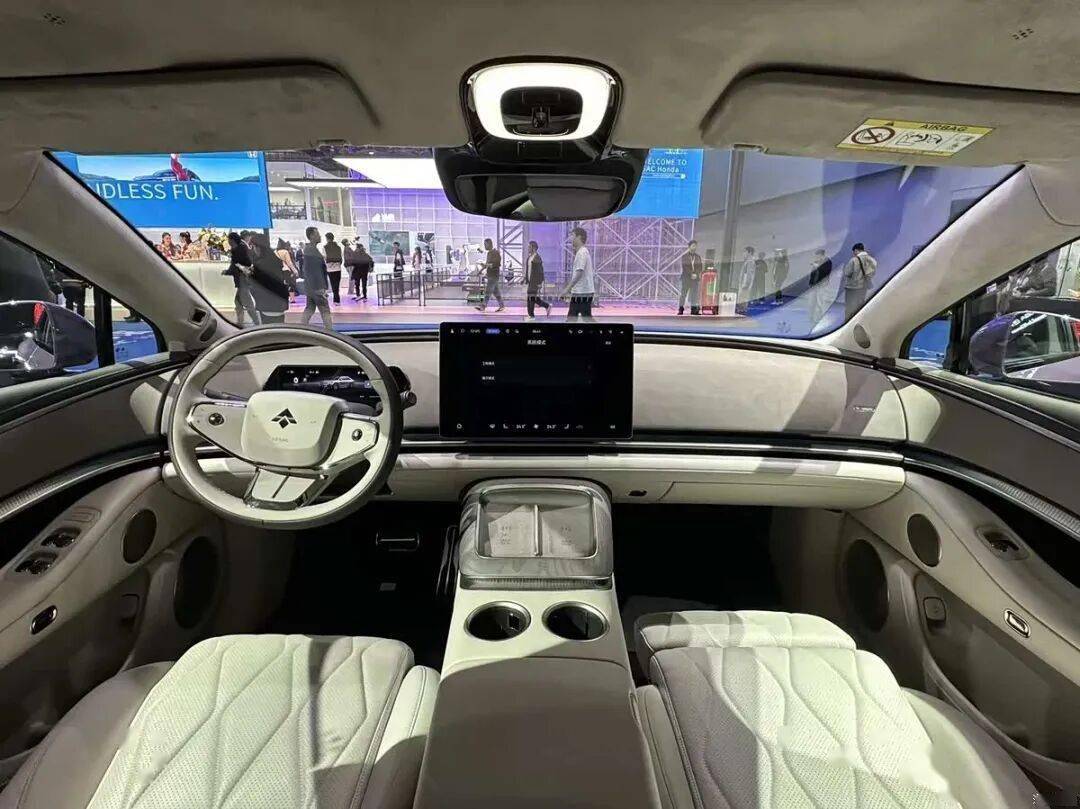 車長5米1多,軸距超3米, “星際座艙” ,續航超1200公里!